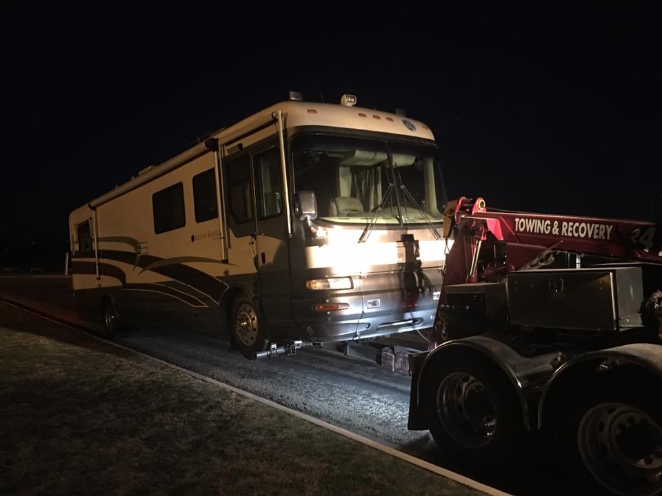 749475423-24hr-towing-2 749475423-24hr-towing-2
